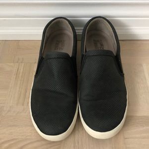Black slip-on shoes women’s size 11
